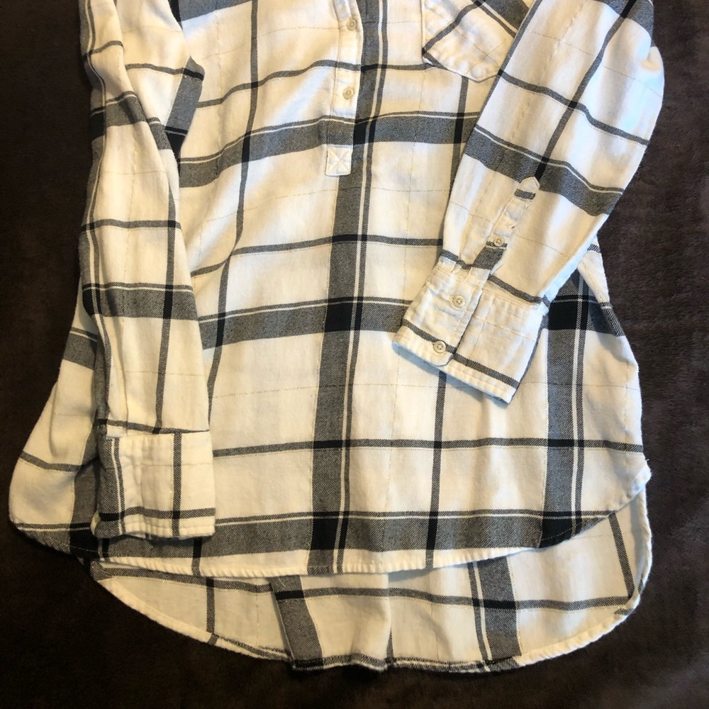 Quarter button long style flannel.